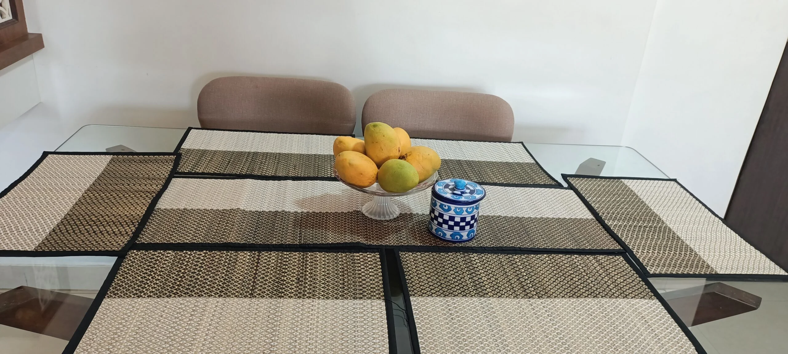 Madurkathi Handwoven Table Mat / Place Mat (Set of 6) with Table Runner - Image 3