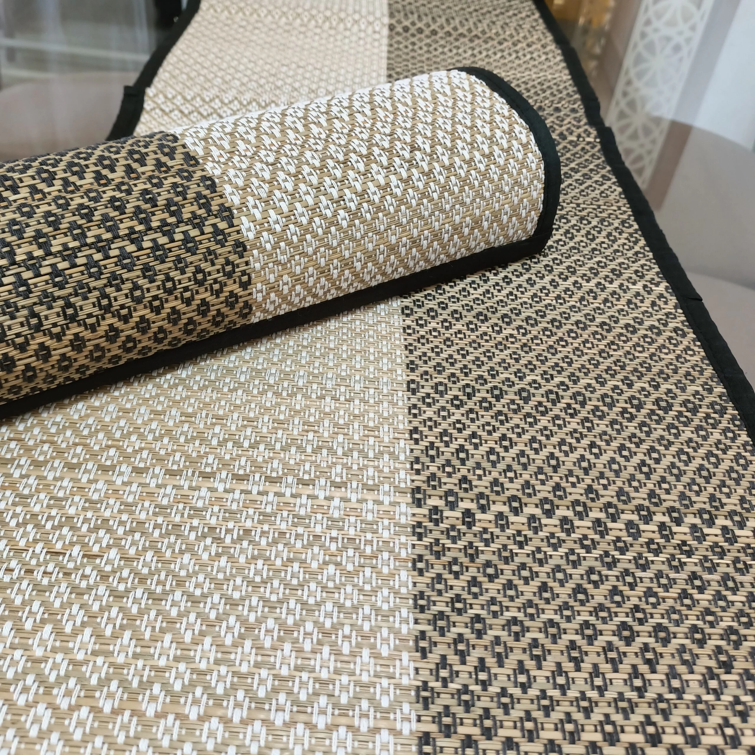 Madurkathi Handwoven Table Mat / Place Mat (Set of 6) with Table Runner - Image 2