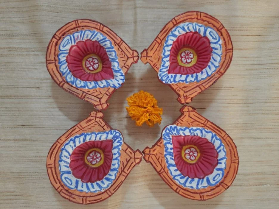 Hand Painted Terracotta Diya (Set of 4)