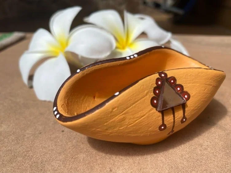 Hand Painted Terracotta Chapti Diya with Mirror work (Set of 4) - Image 4