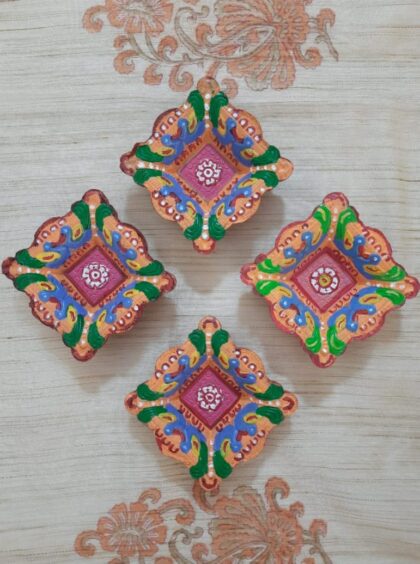 Hand Painted Terracotta Diya (Set of 4)