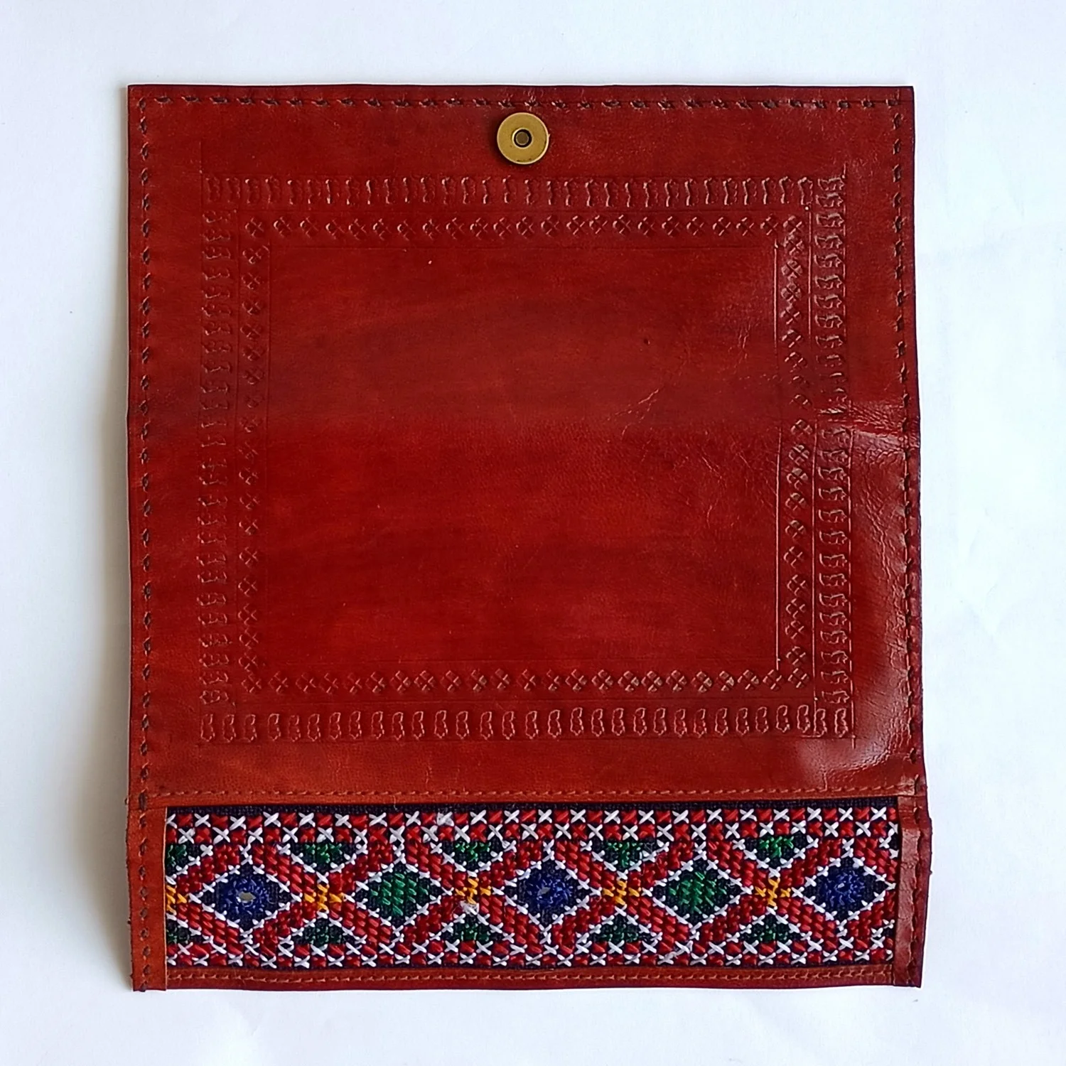 Handcrafted Kutchi Leather Wallet with Embroidery - Image 6