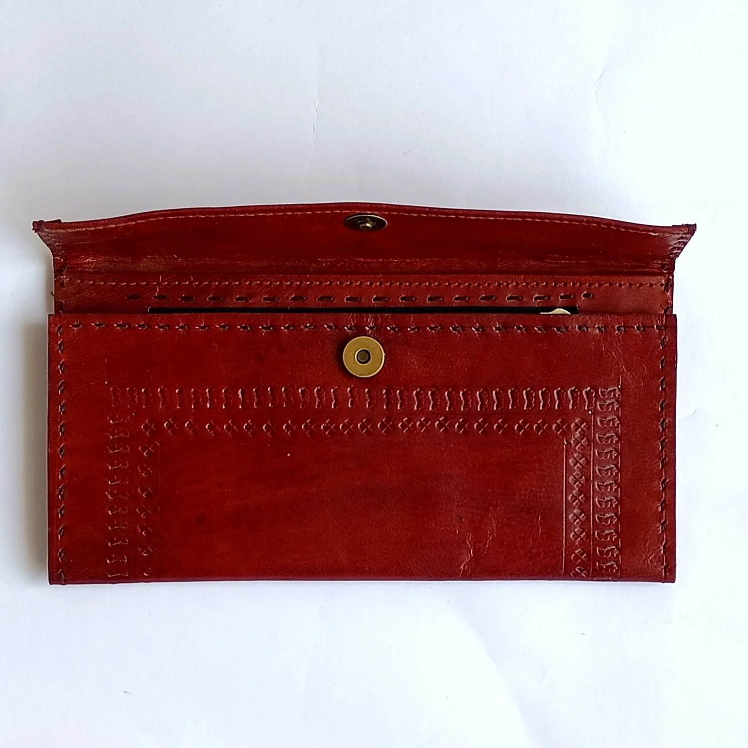 Handcrafted Kutchi Leather Wallet with Embroidery - Image 4