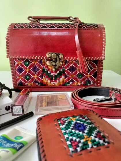 Best Handicraft Products Shop Online India. Best Handcrafted Leather Bag, Wall decor, Home decor, Kitchen products online India.