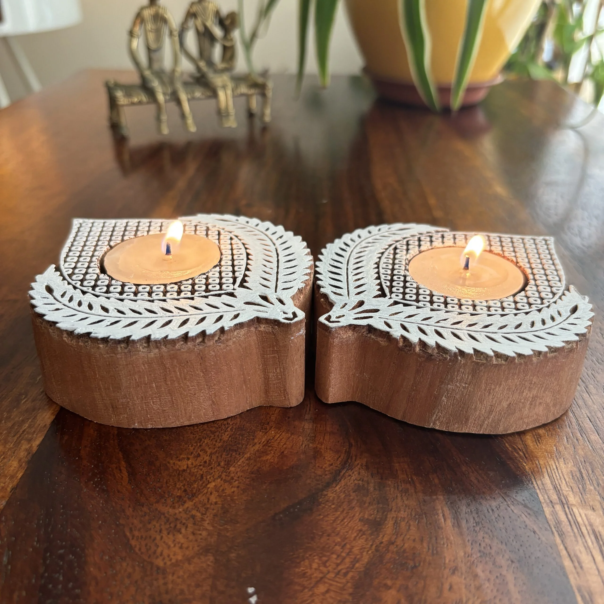 Wooden Handcrafted Leaf-shaped Tea-Light Candle Holder - Image 3