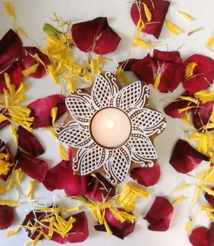 Wooden Handcrafted Flower-Shaped Tea-Light Candle Holder