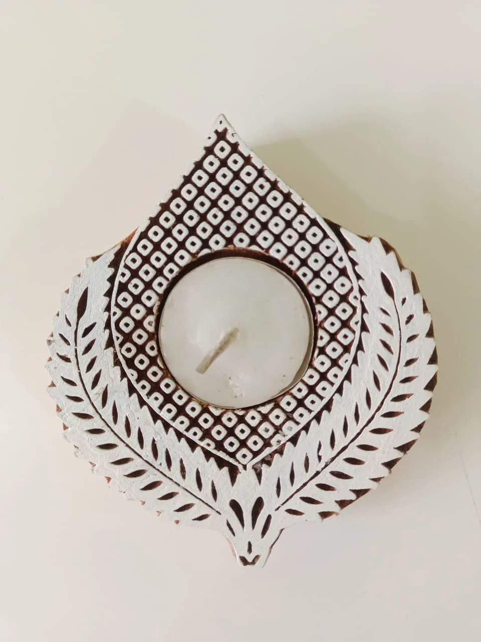 Wooden Handcrafted Leaf-shaped Tea-Light Candle Holder - Image 4